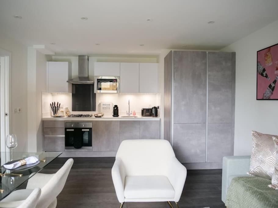 Modern One Bedroom Flat In The Heart Of Londra